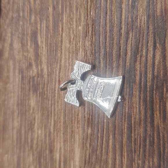 Liberty bell pendant - Picture 1 of 2